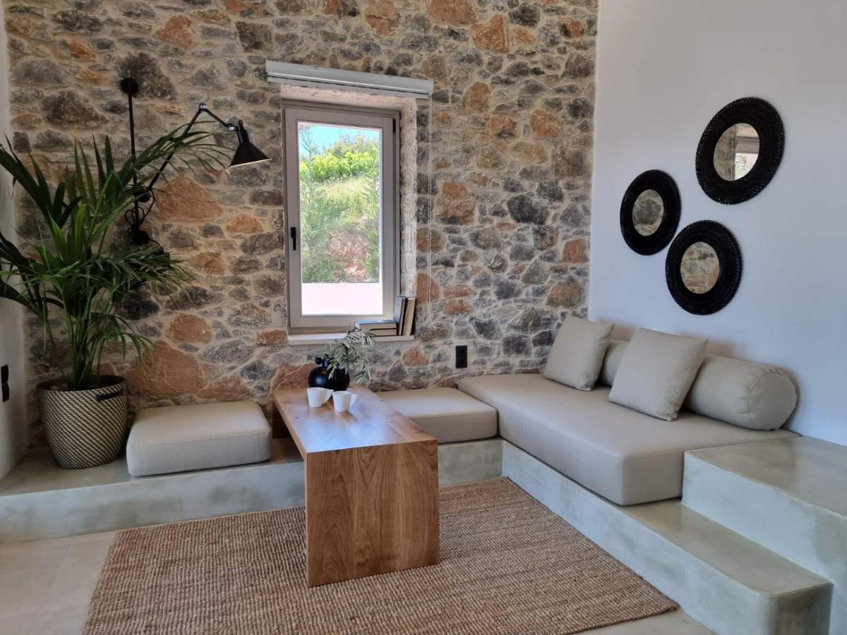 Stone Build Suite With Private Pool Kolios Exteriör bild