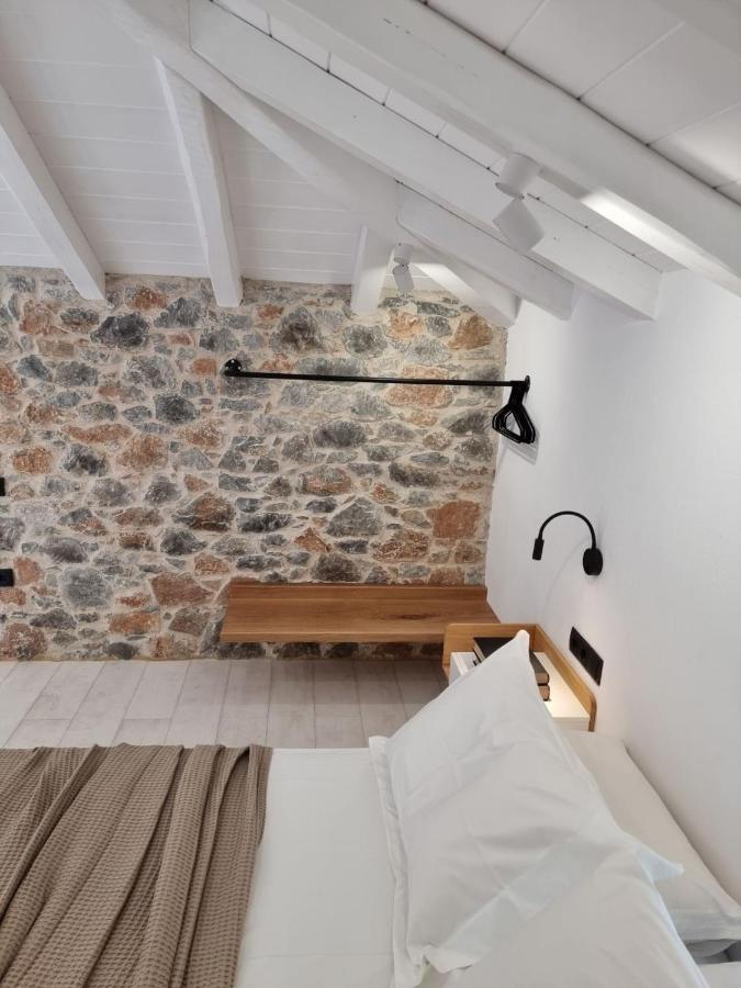 Stone Build Suite With Private Pool Kolios Exteriör bild