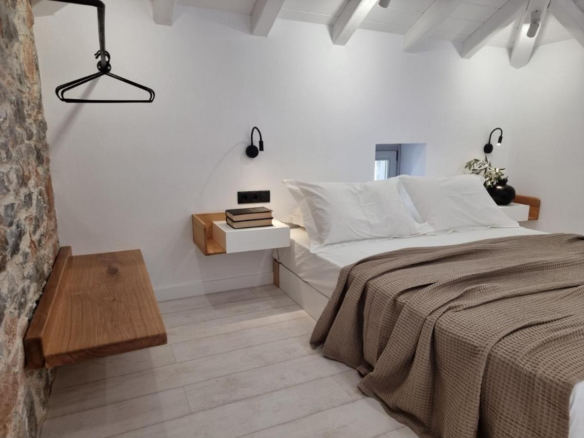 Stone Build Suite With Private Pool Kolios Exteriör bild