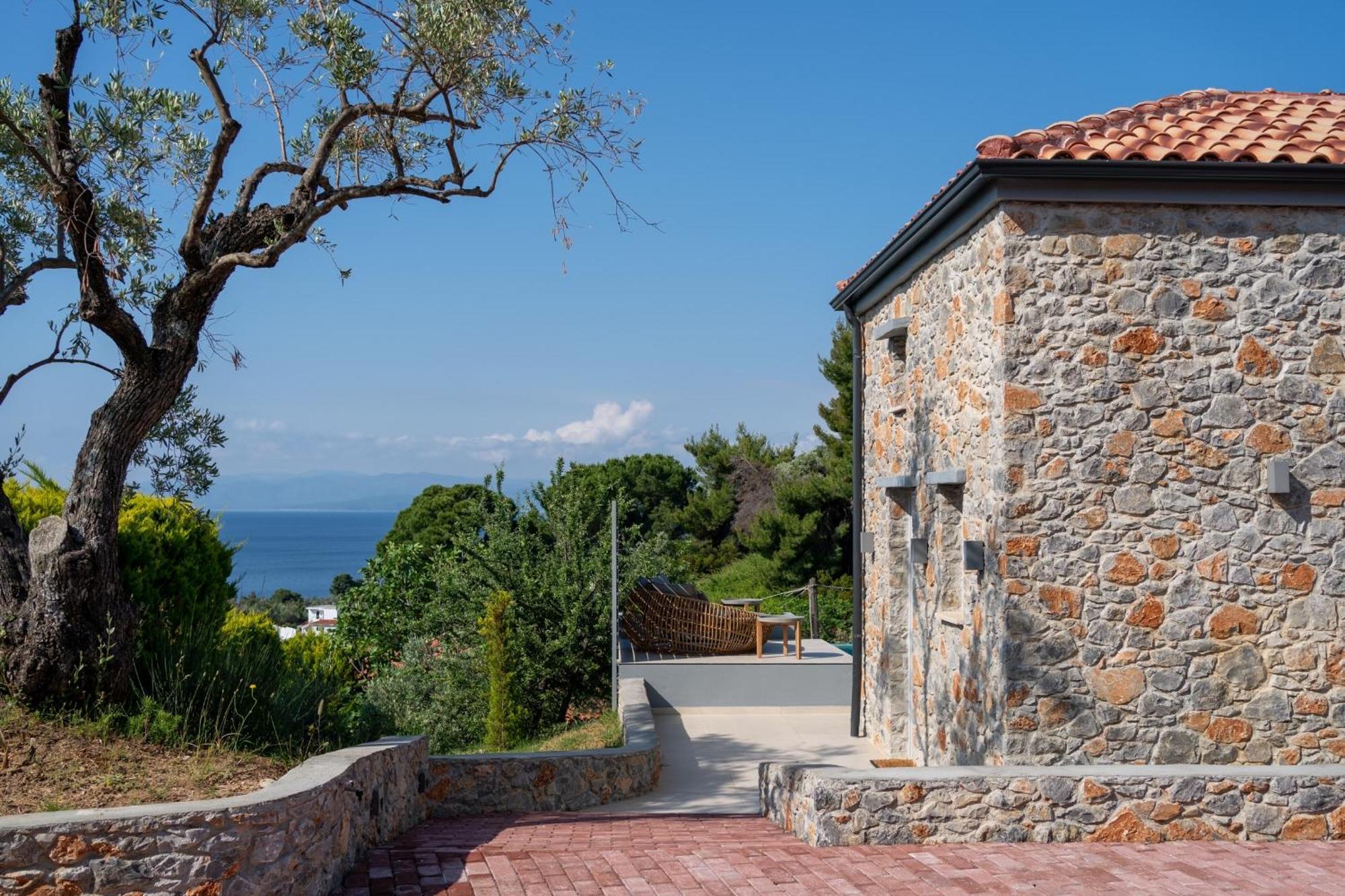 Stone Build Suite With Private Pool Kolios Exteriör bild