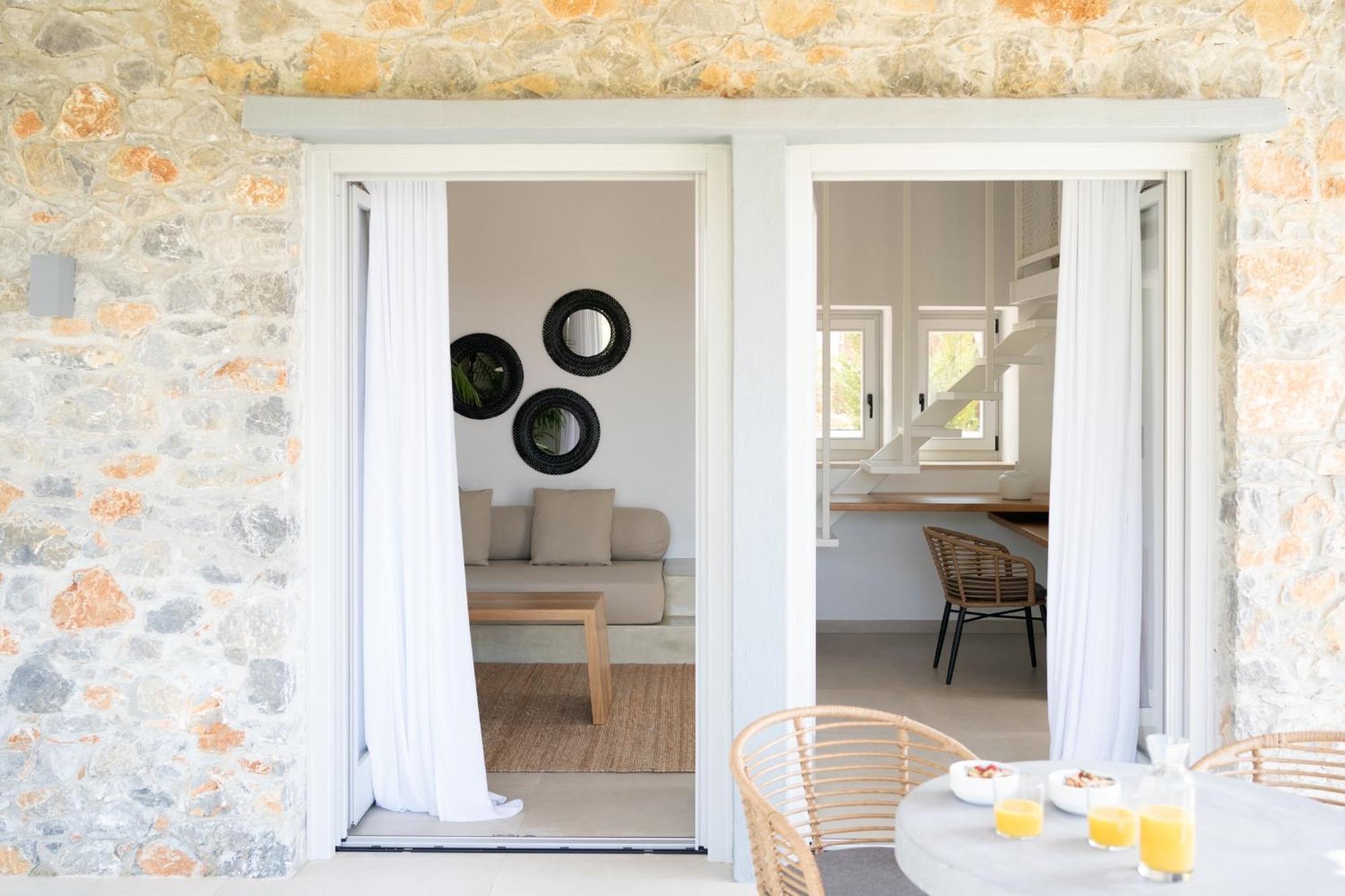 Stone Build Suite With Private Pool Kolios Exteriör bild