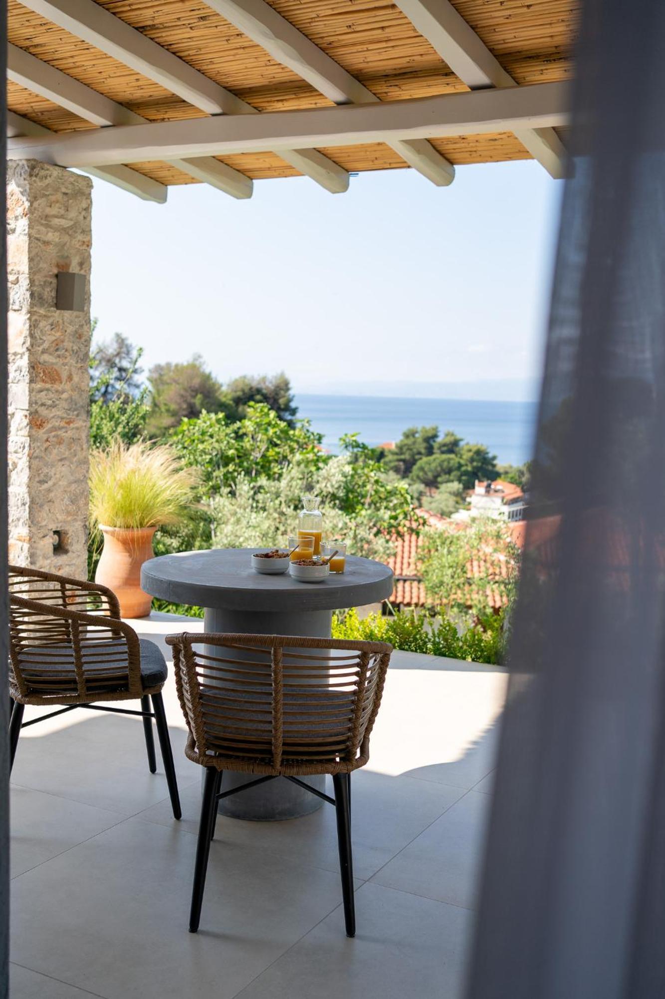 Stone Build Suite With Private Pool Kolios Exteriör bild